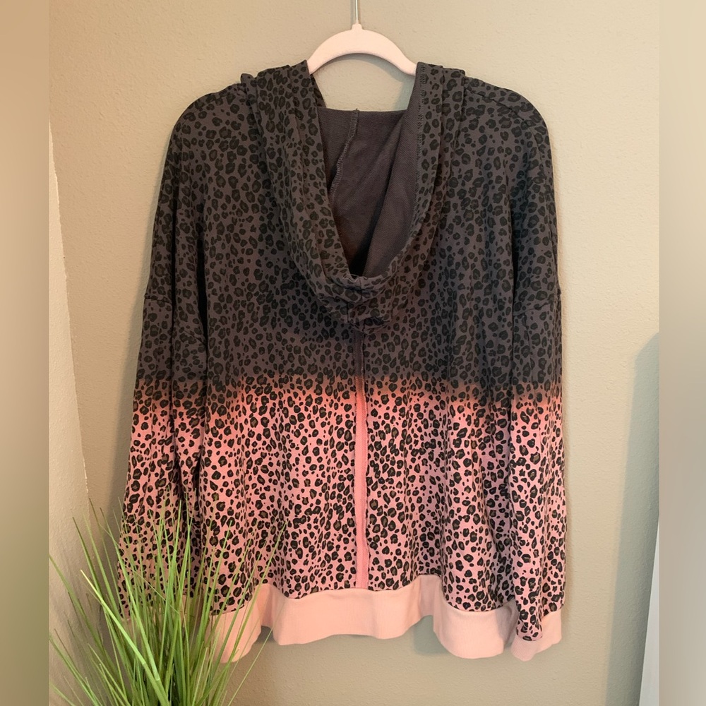 POL leopard print half zip ombré hooded sweater. Size L. - Picture 2 of 10